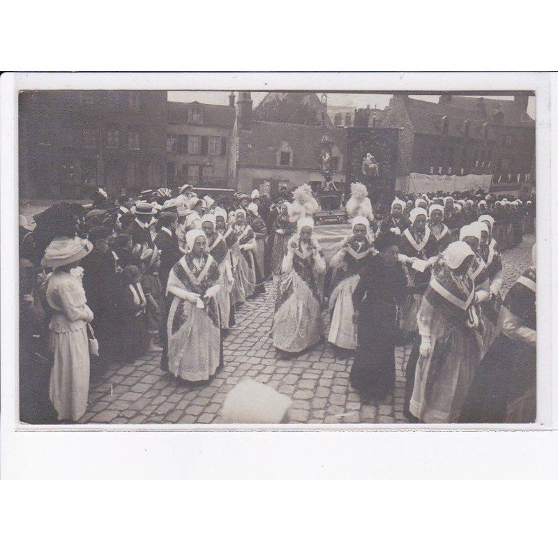 BOULOGNE-sur-MER: procession - très bon état