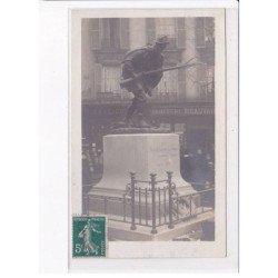 PARIS: 75017 place des ternes "à la branche de houx" - très bon état