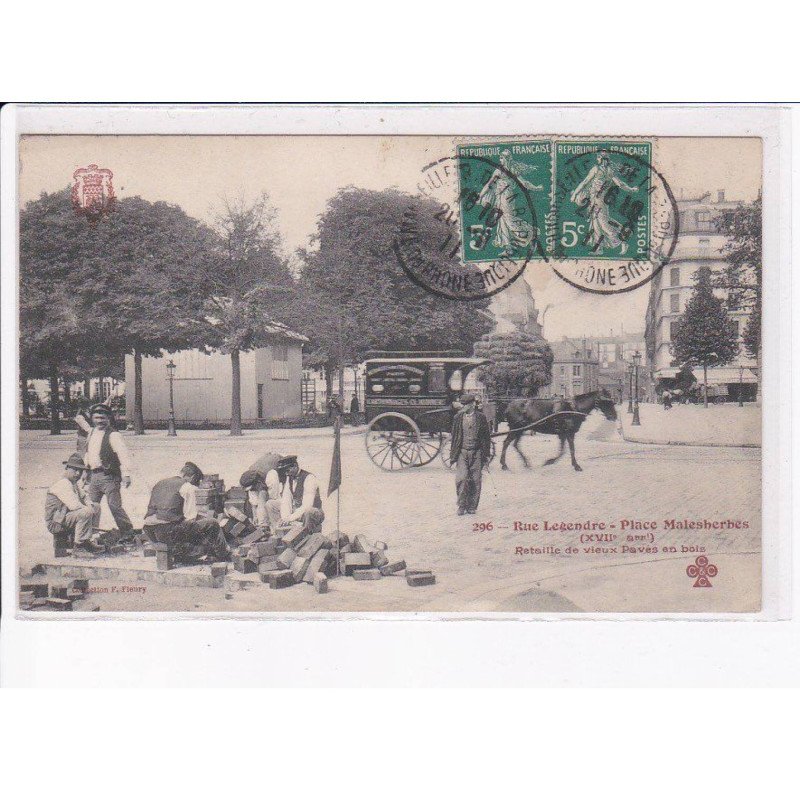 PARIS: 75017, rue legendre, place malsherbes, attelage, retaille de vieux pavés en bois, tout paris fleury-très bon état