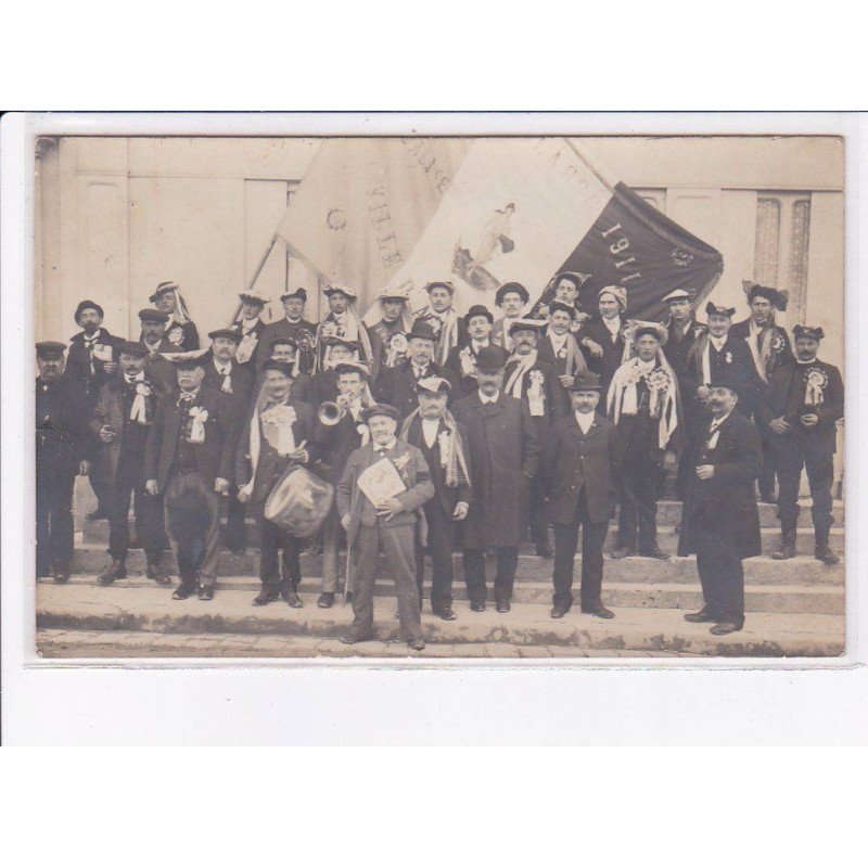 ANGERVILLE: conscrits - très bon état