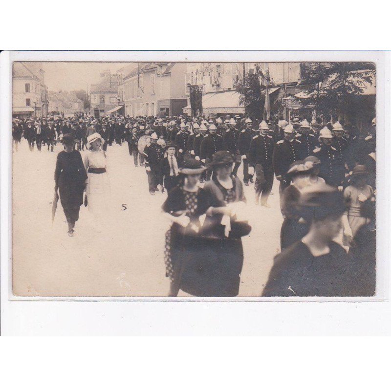 ANGERVILLE: défilé de pompiers, hôtel des voyageurs - état
