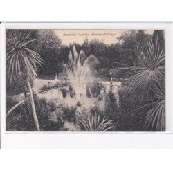 UKRAINE: : fontaine et jardin - état décollée unglued