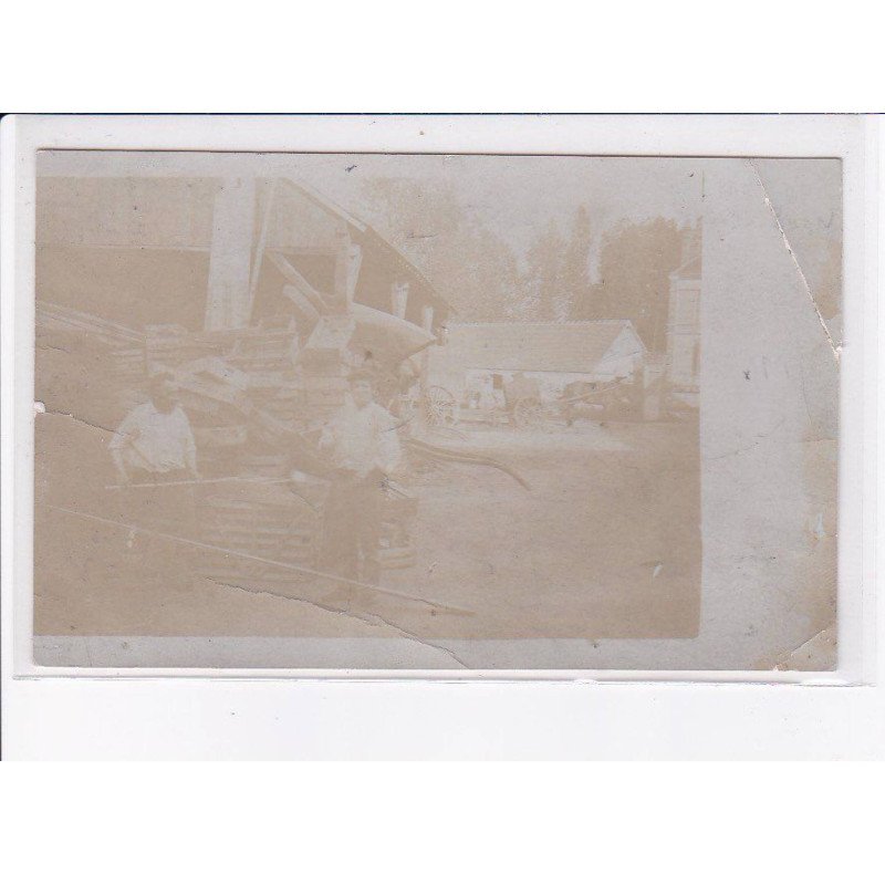 environs DOURDAN: intérieur de ferme - état