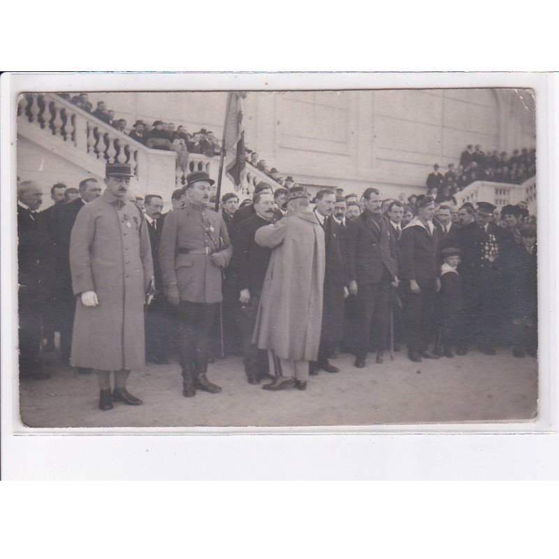 BOULOGNE-sur-MER: militaire, politique (?) - très bon état