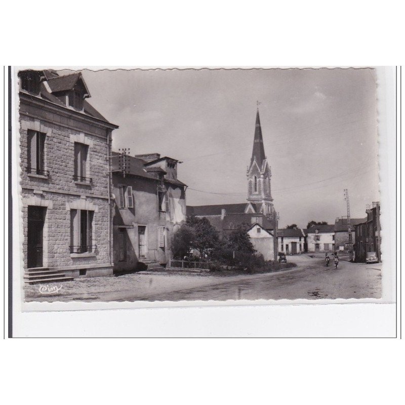 BOISGERVILLY : rue principale du bourg - tres bon etat BOISGERVILLY : rue principale du bourg - tres bon etat