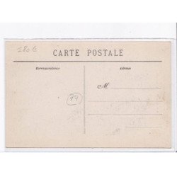 NEMOURS: 1912, le coq descendu du clocher par Mr Petit, couvreur chez Cherbuys, entrepreneur - très bon état