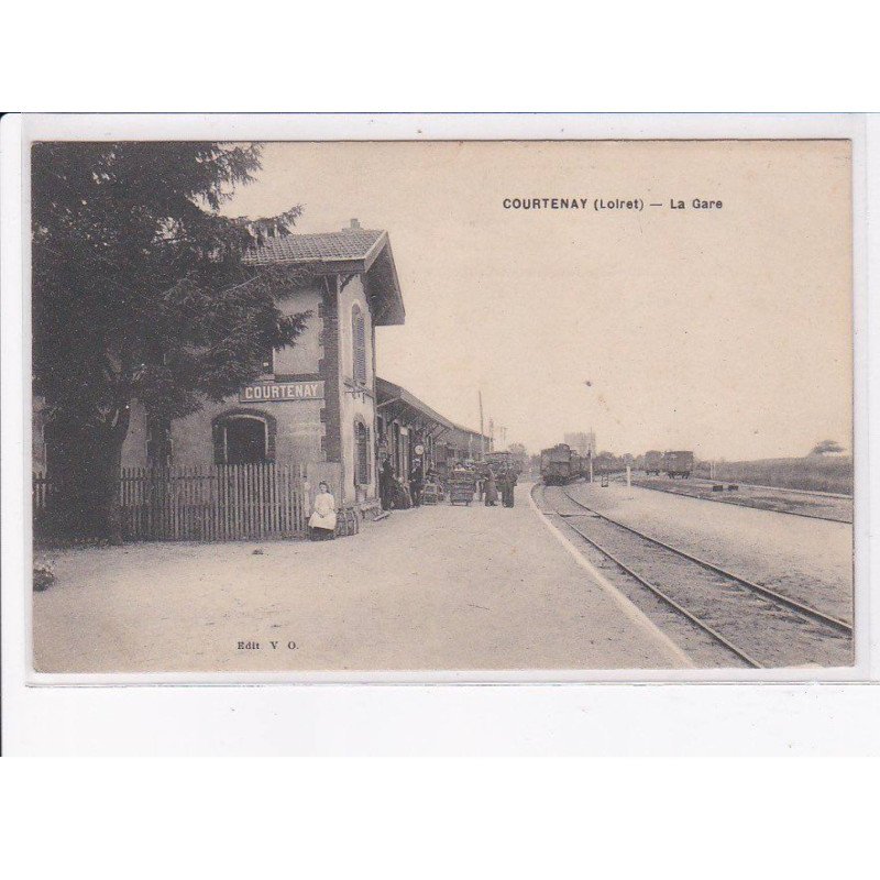 COURTENAY: la gare - très bon état