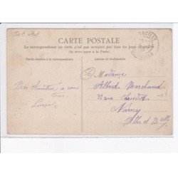 LES FOUGERETS: manifestants autour de l'église un jour d'inventaire - état