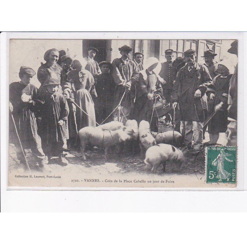 VANNES: coin de la place cabello un jour de foire - très bon état
