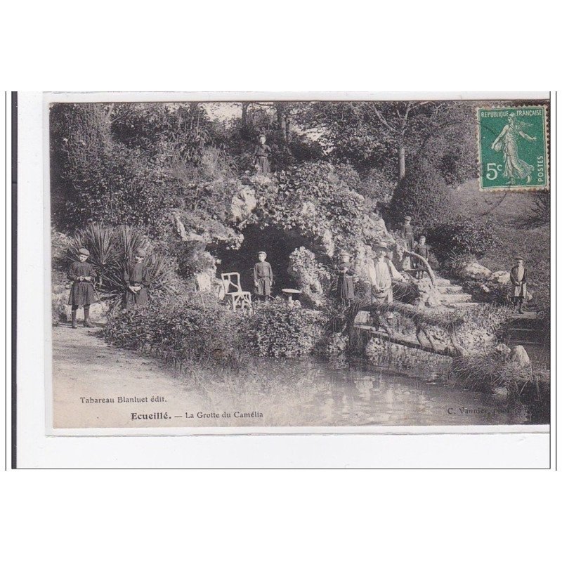 ECUEILLE : la grotte de camélia - tres bon etat ECUEILLE : la grotte de camélia - tres bon etat
