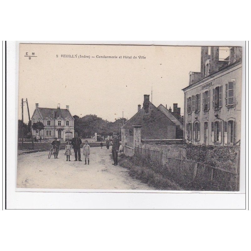REUILLY : gendarmerie et hotel de ville - tres bon etat