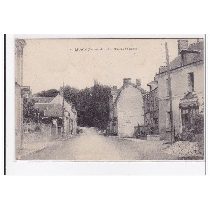 MONTS : l'etnrée du bourg - tres bon etat