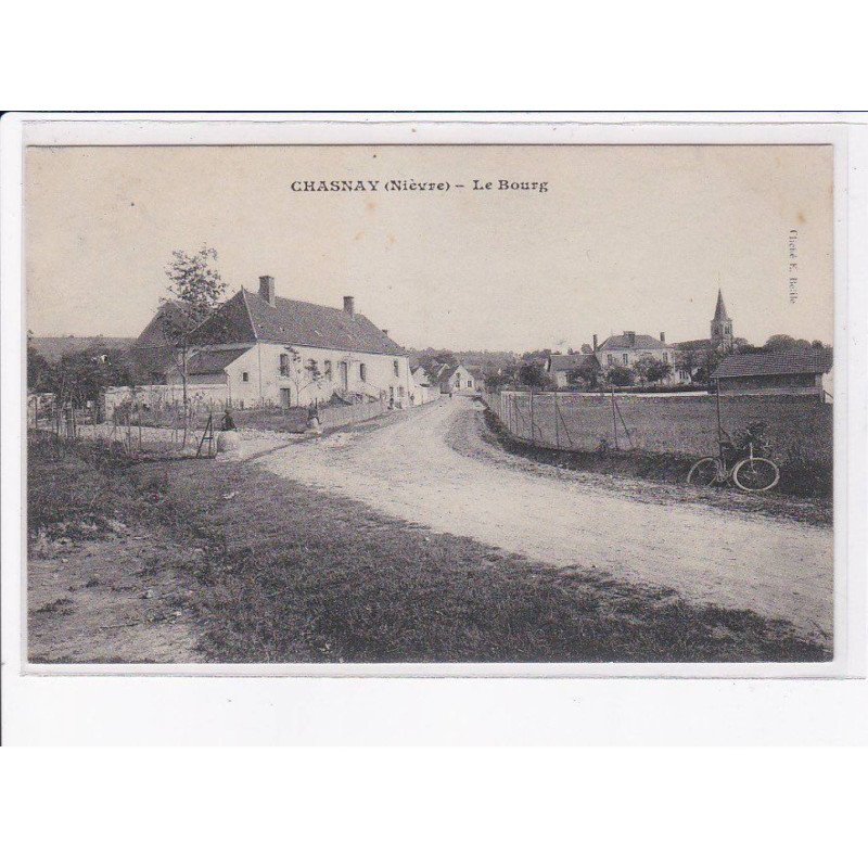 CHASNAY: le bourg - très bon état