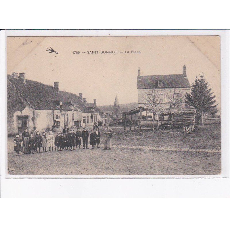 SAINT-BONNOT: la place - très bon état