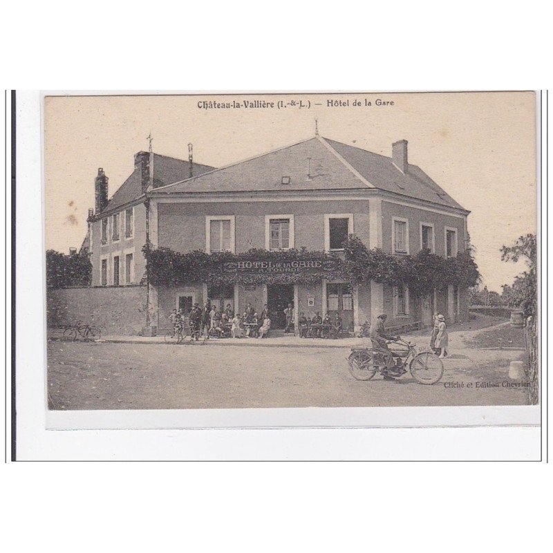 CHATEAU-la-VALLIERE : hotel de la gare - tres bon etat