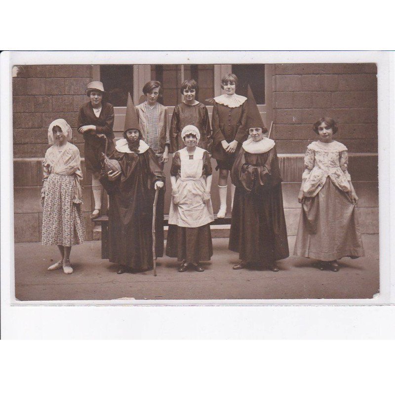 PARIS: 75020, fête rue de la plaine, école - très bon état