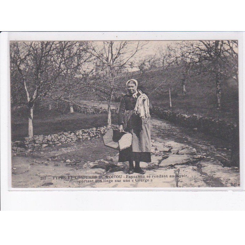 VIENNE: paysanne se rendant au lavoir, portant son linge sur une "courge" - très bon état