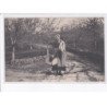 VIENNE: paysanne se rendant au lavoir, portant son linge sur une "courge" - très bon état