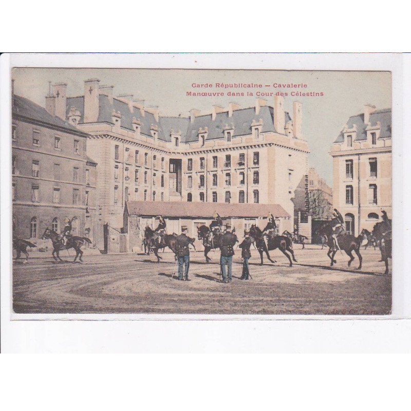 PARIS: 75004, garde républicaine, cavalerie, manoeuvre dans la cour des célestins - très bon état
