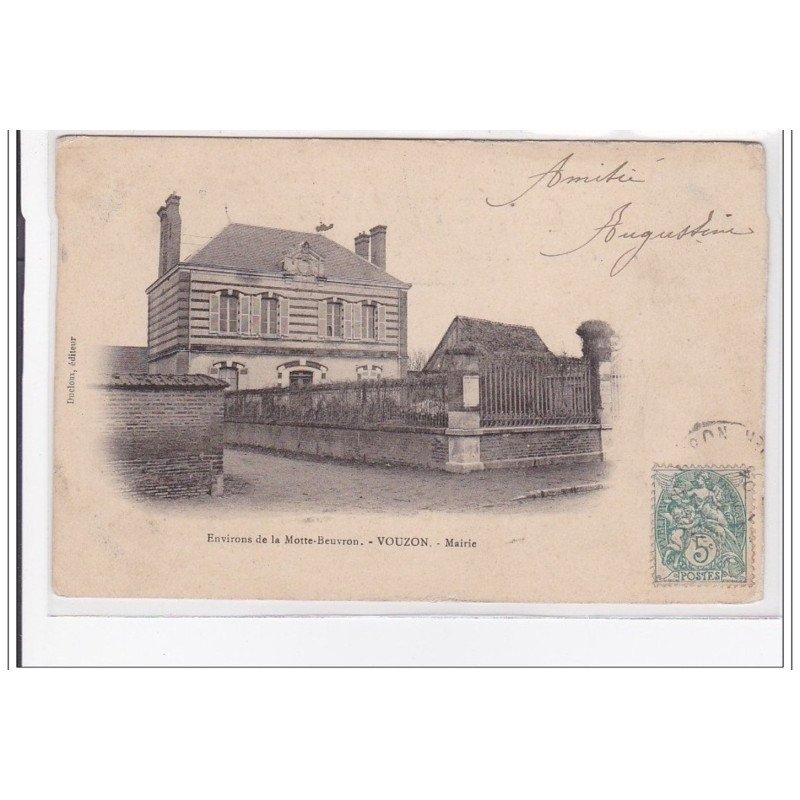 VOUZOU : mairie - tres bon etat