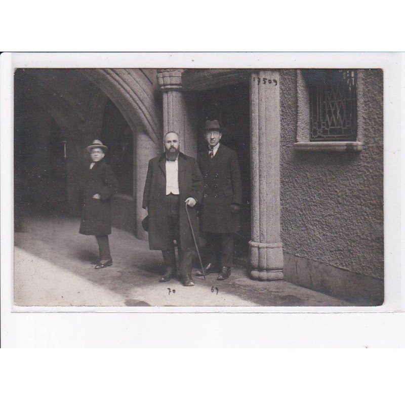 SUISSE: BERNE: les premiers roles à la conférence socialiste de berne, 70 le professeur broder - très bon état