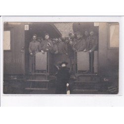 SUEDE: militaire, train en gare, souvenir de la visite en suède des prisonniers de guerre français 1919 - très bon état