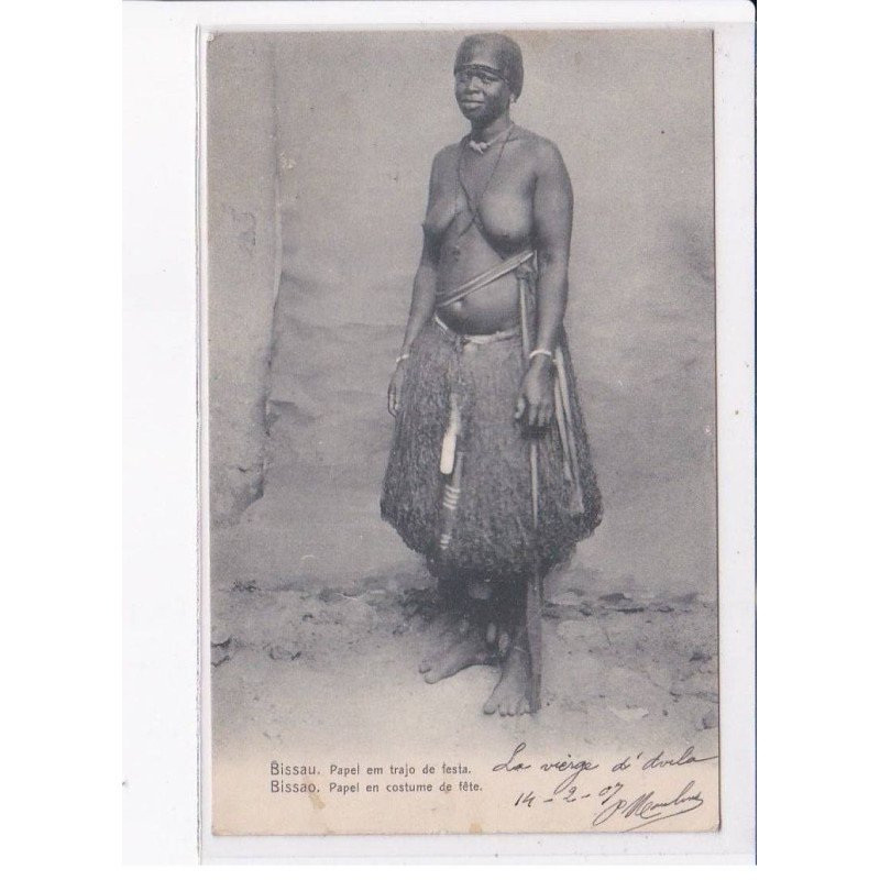 GUINEA-BISSAU: nus, femme, papel en costume de fête - état