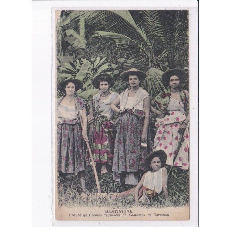 MARTINIQUE: groupe de créoles déguisées en costumes de carnaval - état