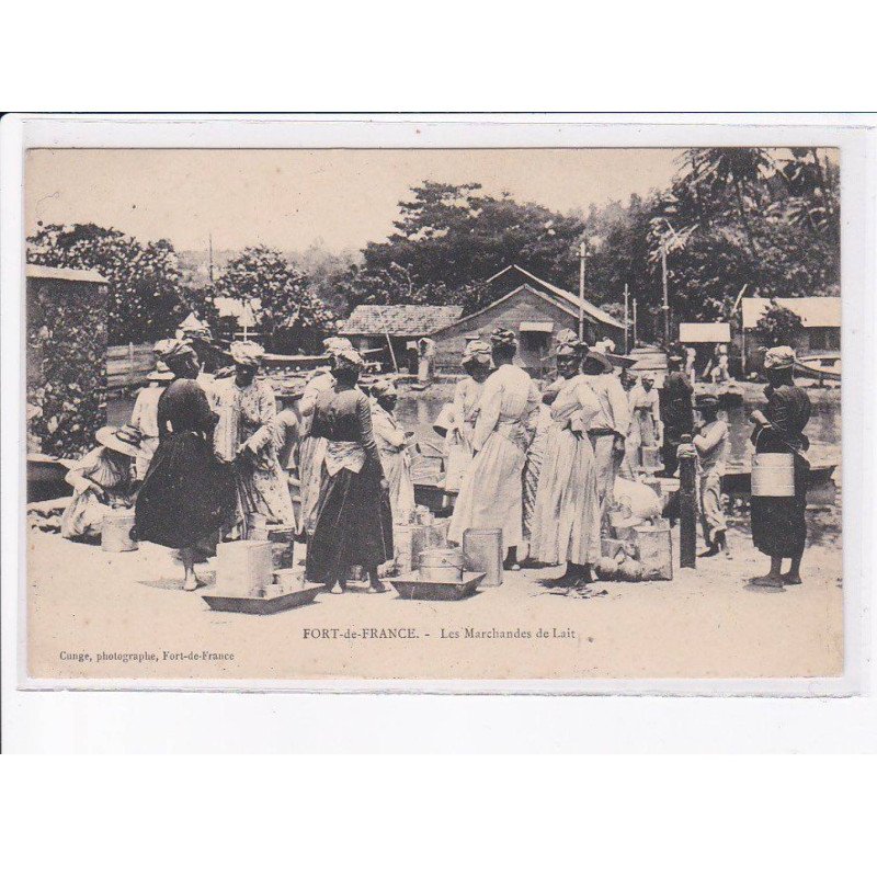 MARTINIQUE: FORT-de-FRANCE: les marchandes de lait - très bon état