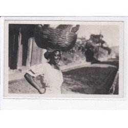 MARTINIQUE: FORT-de-FRANCE: porteuse de pain, bred porter - très bon état