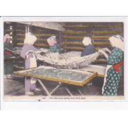 JAPON: culture du vers à soie, the silkworms taking their third sleep - très bon état