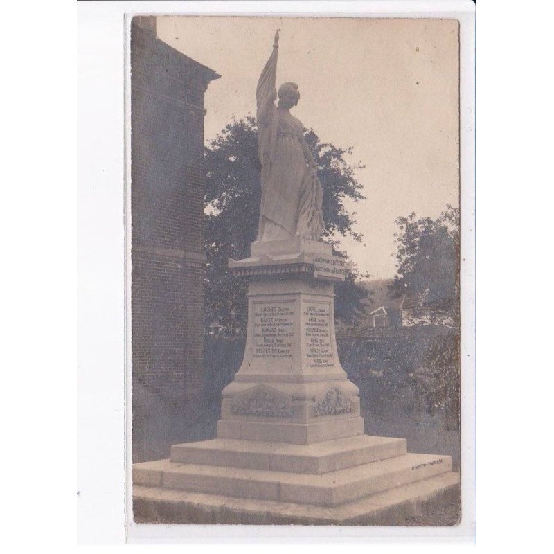 VESLY: monument aux morts - état