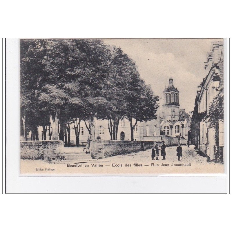 BEAUFORT-en-VALLEE : ecole de filles, rue jean jouannault - tres bon etat