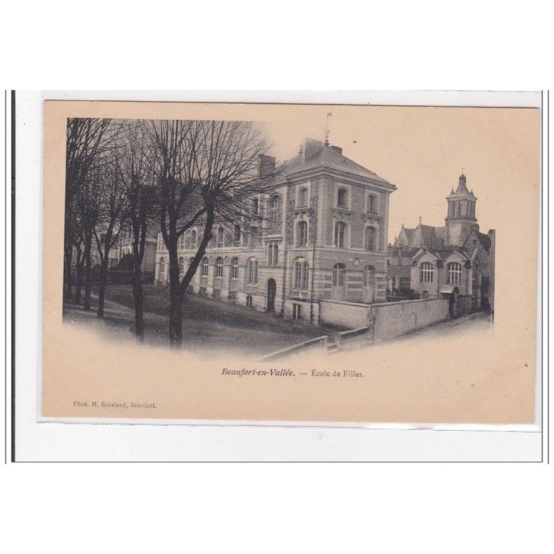 BEAUFORT-en-VALLEE : ecole de filles - tres bon etat