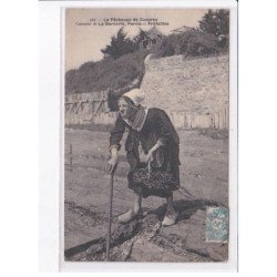 LOIRE ATLANTIQUE: la pêcheuses de cancres, costume de la bernerie, pornic et préfailles - très bon état