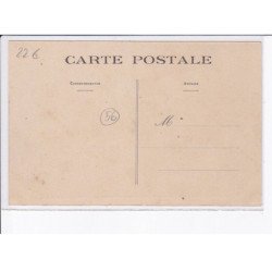 GUER: en gare, prisonniers allemands sortant du chalet de nécessité - très bon état