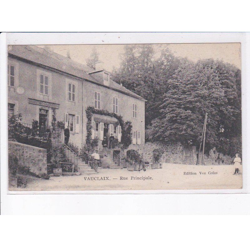 VAUCLAIX: rue principale - très bon état