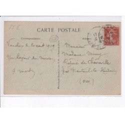 VAUCLAIX: rue principale - très bon état