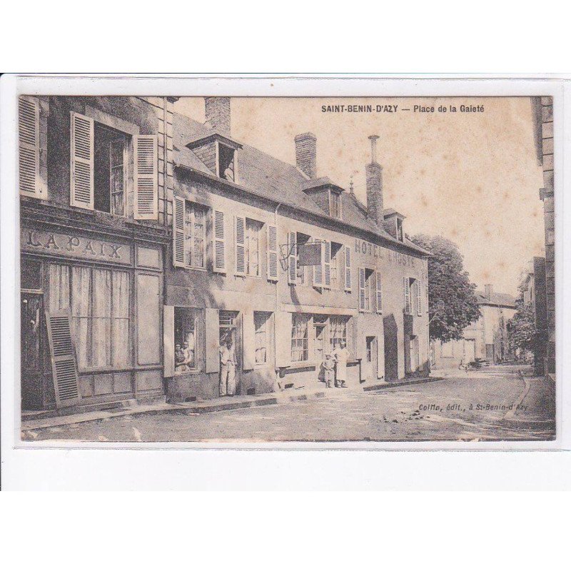SAINT-BENIN-D'AZY: place de la gaieté - état