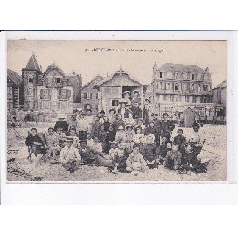 BERCK-PLAGE: un groupe sur la plage - très bon état