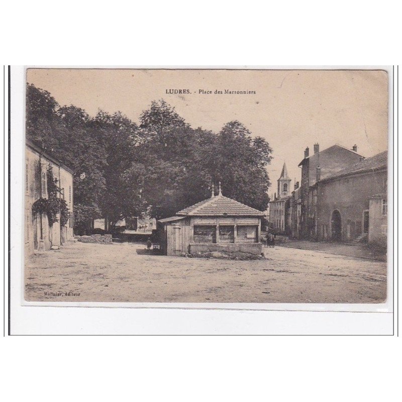 LUDRES : place des marronniers - tres bon etat