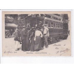 PARIS: paris vécu, attente au tramway - état
