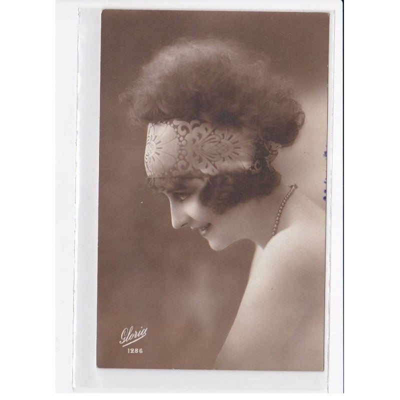 FANTAISIE: femme - très bon état