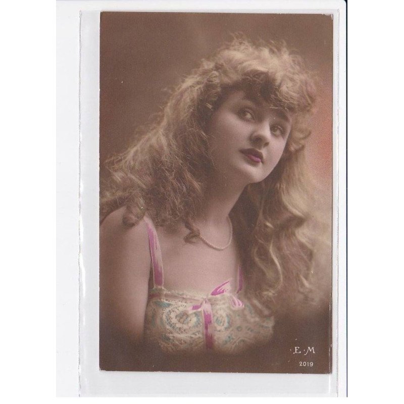 FANTAISIE: femme - très bon état