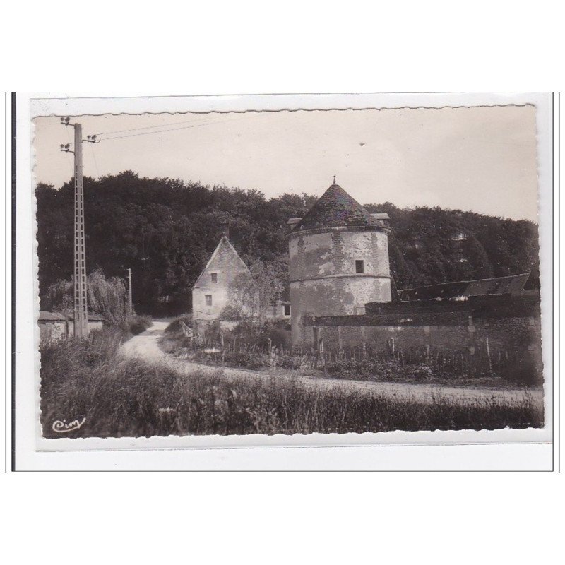 BERTHECOURT : ferme de parisis-fontaine - tres bon etat