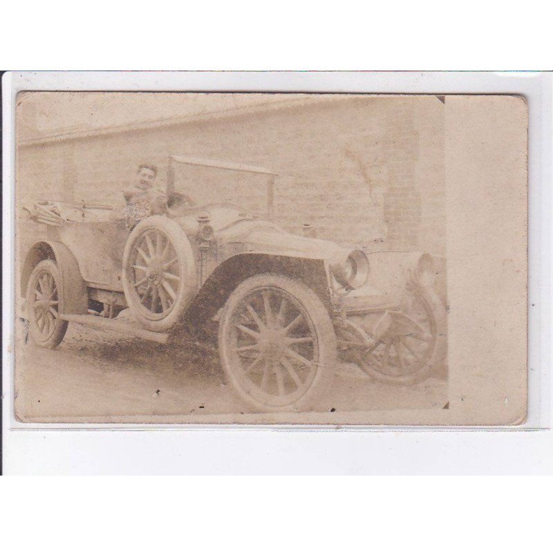 SEDAN: automobile, militaire - très bon état