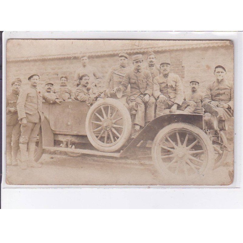 SEDAN: automobile (autocar) militaires - très bon état