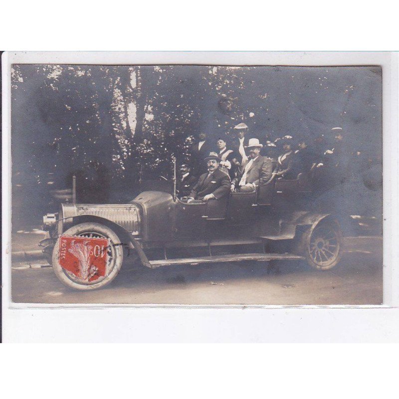 VICHY(?): automobile, car - très bon état