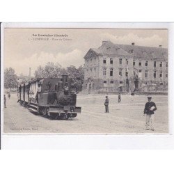 LUNEVILLE: place du château, train - très bon état