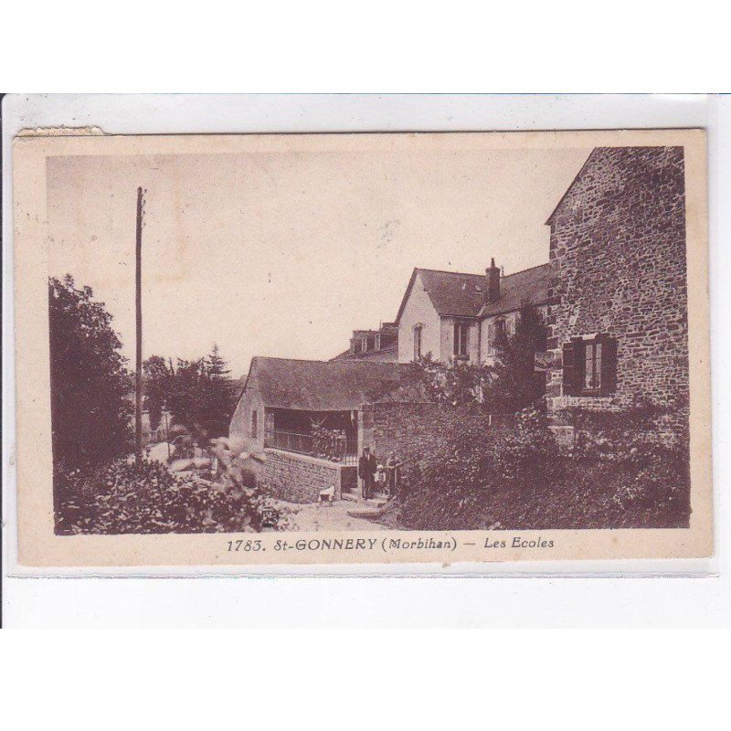 SAINT-GONNERY: les écoles - très bon état
